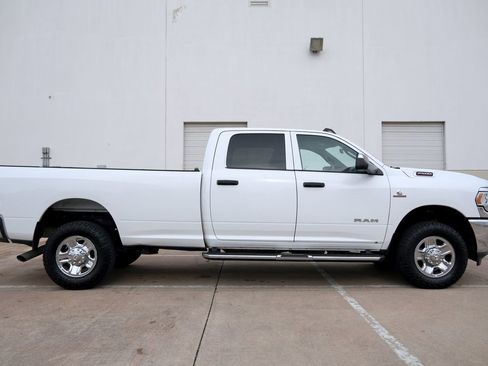 Used 2022 RAM 2500 Tradesman w/ Chrome Appearance Group AWD/4WD image 13