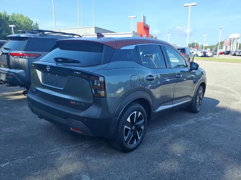 Used 2025 Nissan Kicks SR AWD/4WD image 2