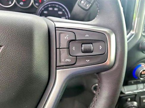 Used 2022 Chevrolet Silverado 1500 LT image 9
