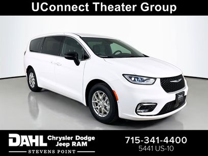 New 2026 Chrysler Pacifica Select