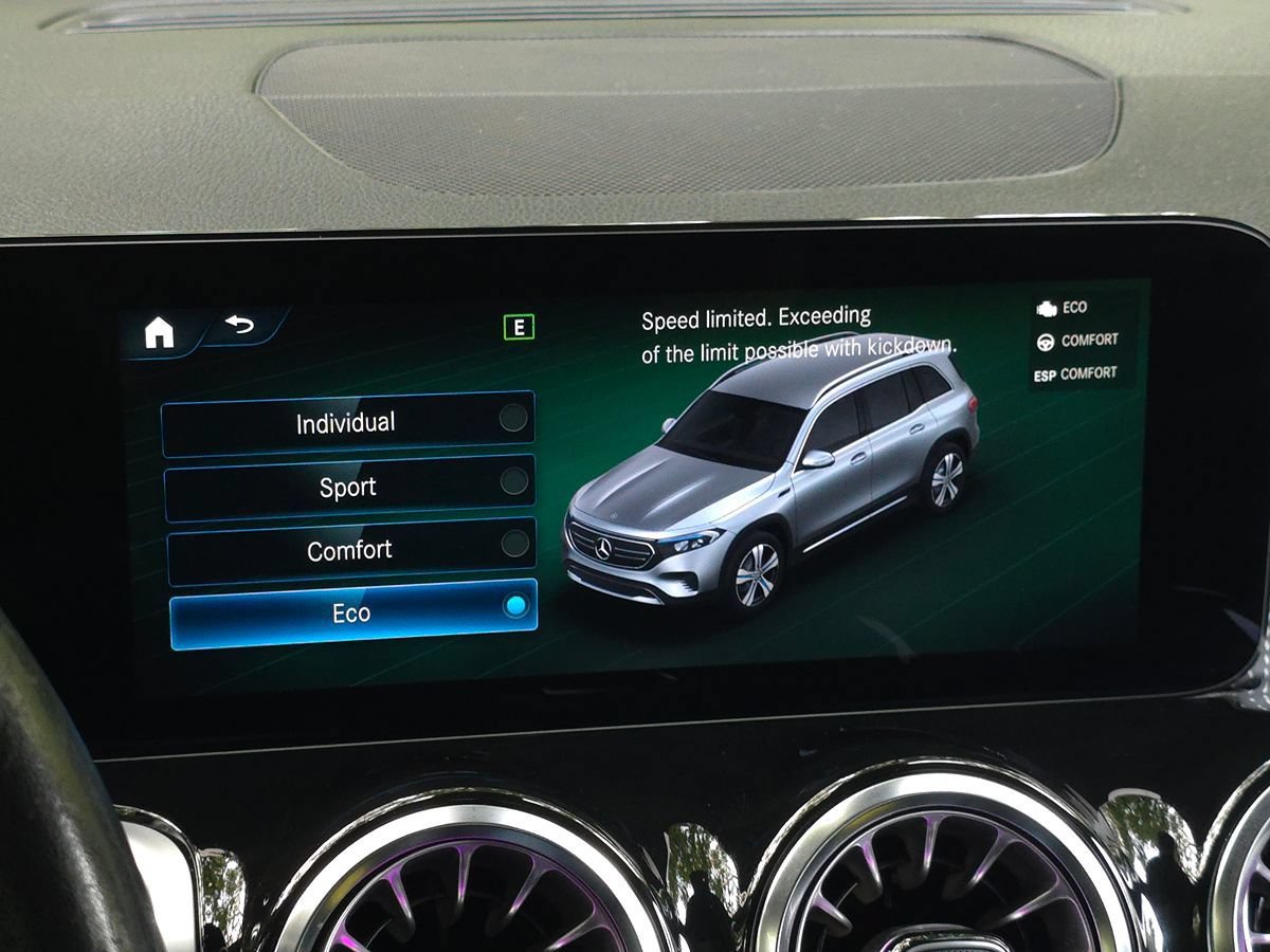 Used 2023 Mercedes-Benz EQB 300 4MATIC w/ Pinnacle Package image 49
