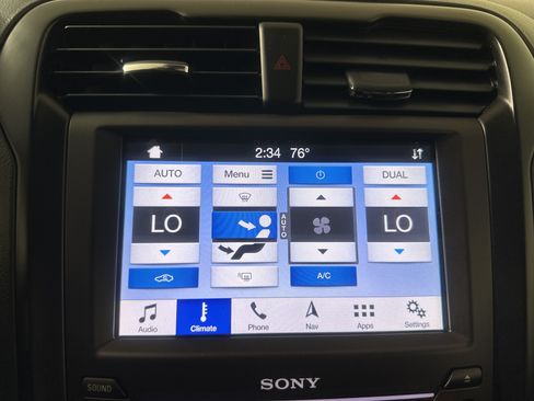 Used 2019 Ford Fusion Titanium AWD/4WD image 16