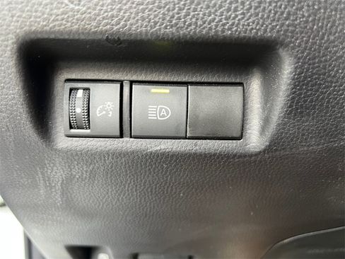 Used 2025 Toyota RAV4 SE image 15