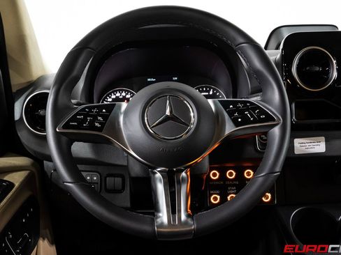 Used 2025 Mercedes-Benz Sprinter 3500 image 25