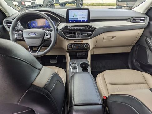 Certified 2022 Ford Escape SEL w/ Technology Package AWD/4WD image 15