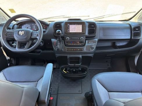 Used 2024 RAM ProMaster 2500 w/ Convenience Group FWD image 14