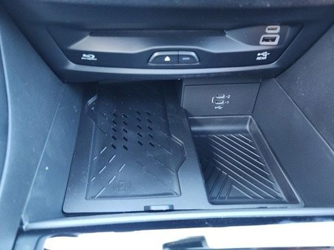 New 2026 Chrysler Pacifica Pinnacle image 7