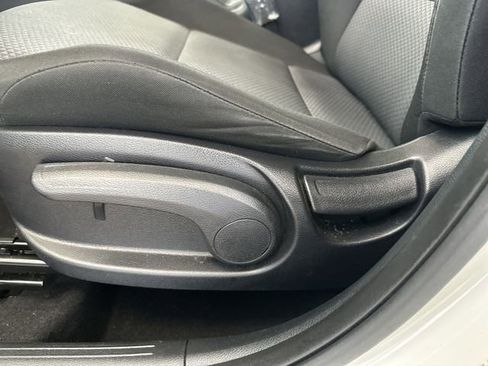 Certified 2023 Kia Soul LX FWD image 16