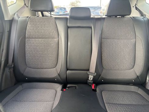 Used 2025 Kia Seltos S image 37