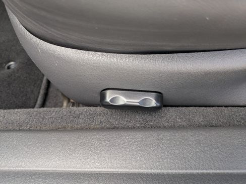 Used 2002 Ford Thunderbird RWD image 17