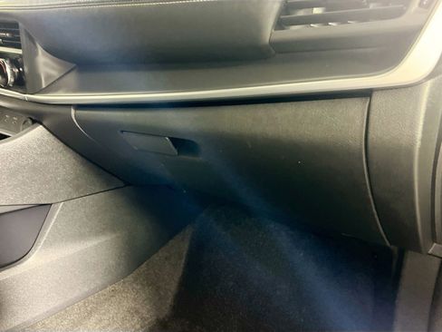 Used 2024 Nissan Rogue S FWD image 35