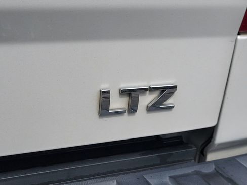 Used 2017 Chevrolet Silverado 1500 LTZ Z71 w/ LTZ Plus Package AWD/4WD image 14