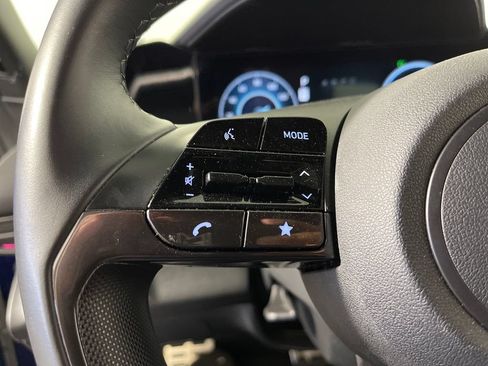 Certified 2025 Hyundai Elantra SEL FWD image 30