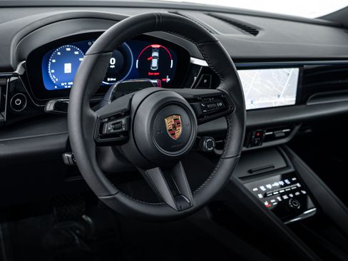 New 2026 Porsche Macan 4 Electric AWD/4WD image 17