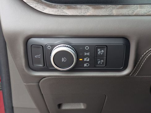 Used 2022 Ford Explorer Platinum w/ Equipment Group 601A RWD image 18