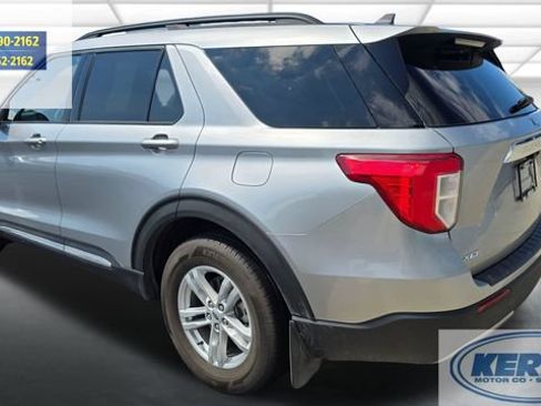 Certified 2022 Ford Explorer XLT w/ Equipment Group 202A AWD/4WD image 4