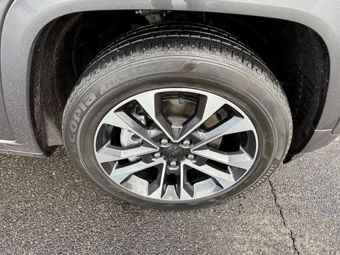 Used 2023 Jeep Grand Cherokee Overland w/ Luxury Tech Group IV image 15