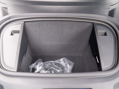 Certified 2025 Porsche Taycan image 23