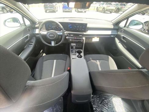New 2025 Hyundai Sonata SE FWD image 9