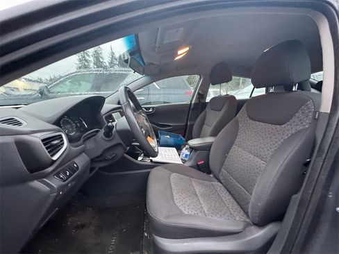 Used 2017 Hyundai Ioniq SEL image 3