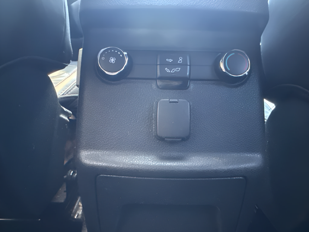 Used 2019 Ford Explorer XLT w/ Equipment Group 202A AWD/4WD image 31