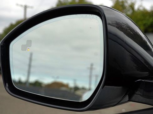 Used 2024 Jaguar F-PACE R-Dynamic S image 29