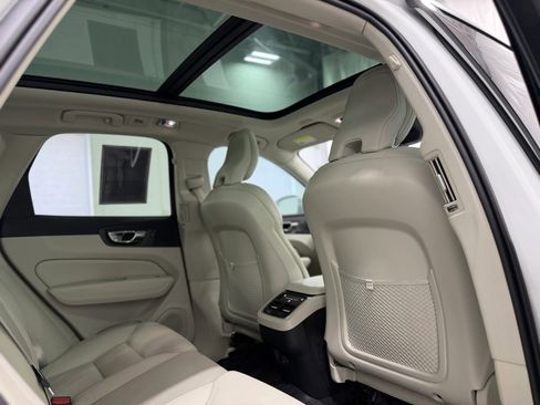 Used 2021 Volvo XC60 T5 Inscription w/ Protection Package FWD image 33
