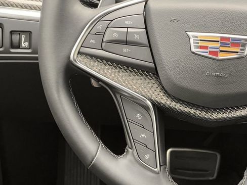 New 2026 Cadillac XT5 Sportv w/ LPO, Floor Liner Package AWD/4WD image 12