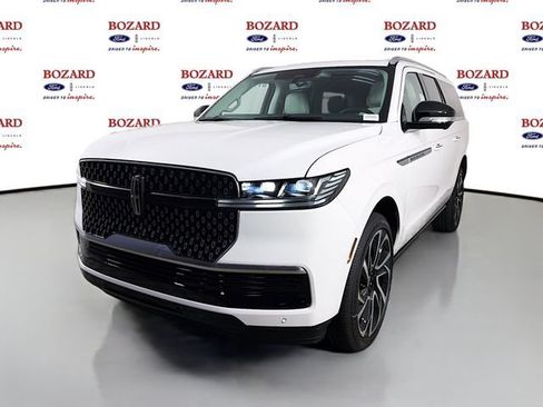 New 2026 Lincoln Navigator L Reserve AWD/4WD image 3