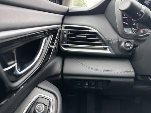 Used 2024 Subaru Outback Limited image 11