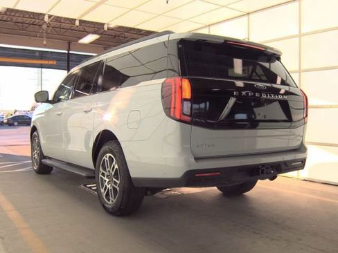 Used 2025 Ford Expedition Max Active image 12