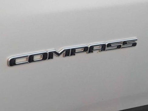 Used 2024 Jeep Compass Latitude AWD/4WD image 11