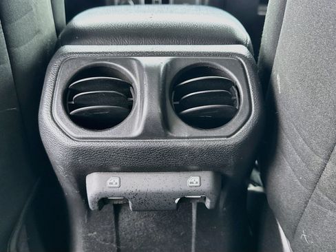 Used 2021 Jeep Wrangler Unlimited Sport AWD/4WD image 16