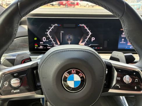Used 2023 BMW 760i xDrive w/ Luxury Rear Seating Package image 5