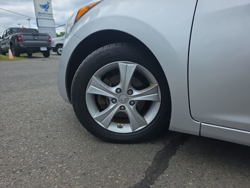 Used 2016 Hyundai Elantra Value Edition FWD image 13