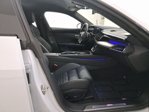 Used 2022 Audi RS e-tron GT w/ Carbon Performance Package image 28