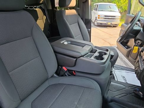 Certified 2020 Chevrolet Silverado 1500 Custom w/ Custom Value Package AWD/4WD image 24