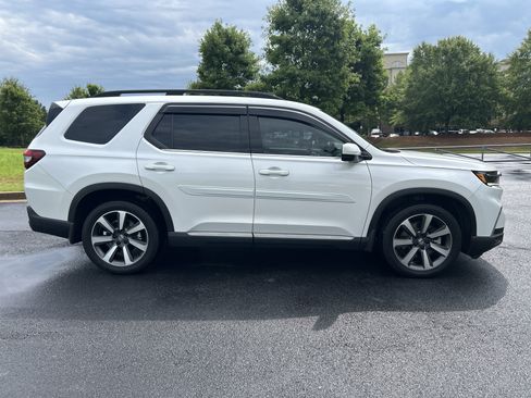 Used 2025 Honda Pilot Elite image 10
