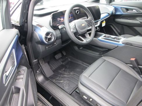 New 2026 Chevrolet Equinox EV LT w/ Convenience Package II image 13