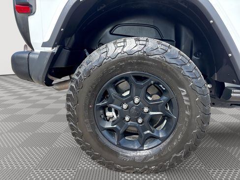 Used 2023 Jeep Wrangler Unlimited Rubicon 4xe AWD/4WD image 29