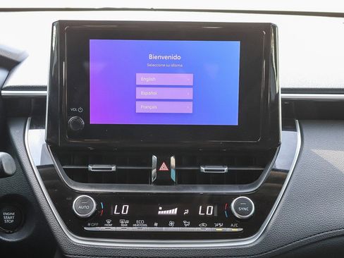 Used 2023 Toyota Corolla Cross XLE w/ Convenience Package image 15