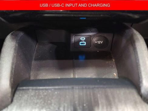 Used 2022 Ford Escape SE image 17