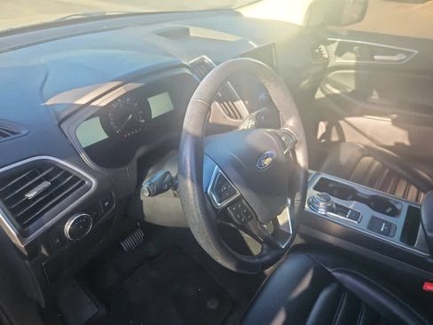 Certified 2024 Ford Edge SEL AWD/4WD image 9