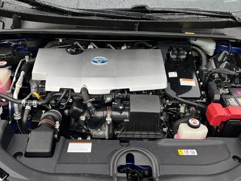 Certified 2018 Toyota Prius Three image 39