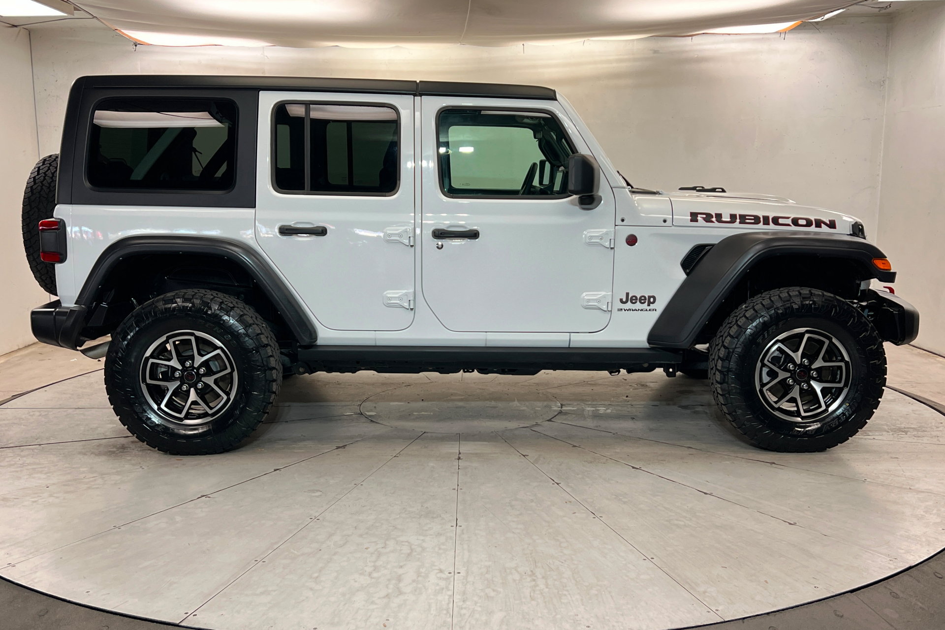 Certified 2025 Jeep Wrangler Unlimited Rubicon AWD/4WD image 6