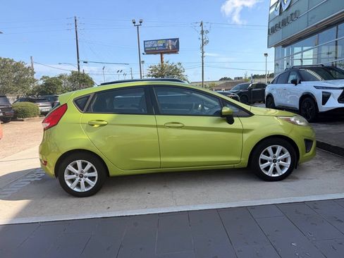 Used 2011 Ford Fiesta SE w/ 203A Rapid Spec Order Code FWD image 6