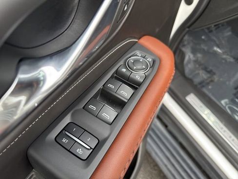 Used 2023 GMC Yukon Denali Ultimate image 4