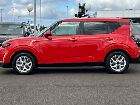 Certified 2023 Kia Soul LX w/ LX Technology Package FWD image 7