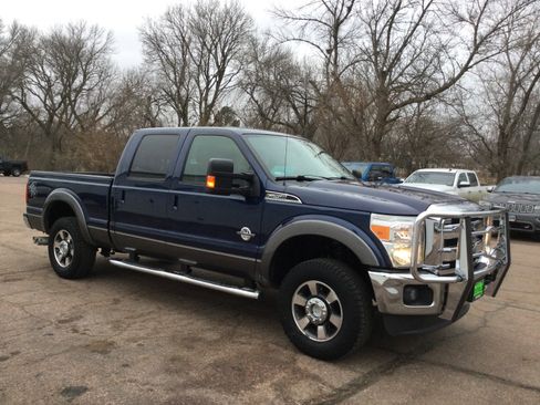 Used 2012 Ford F250 Lariat w/ Lariat Interior Pkg image 3