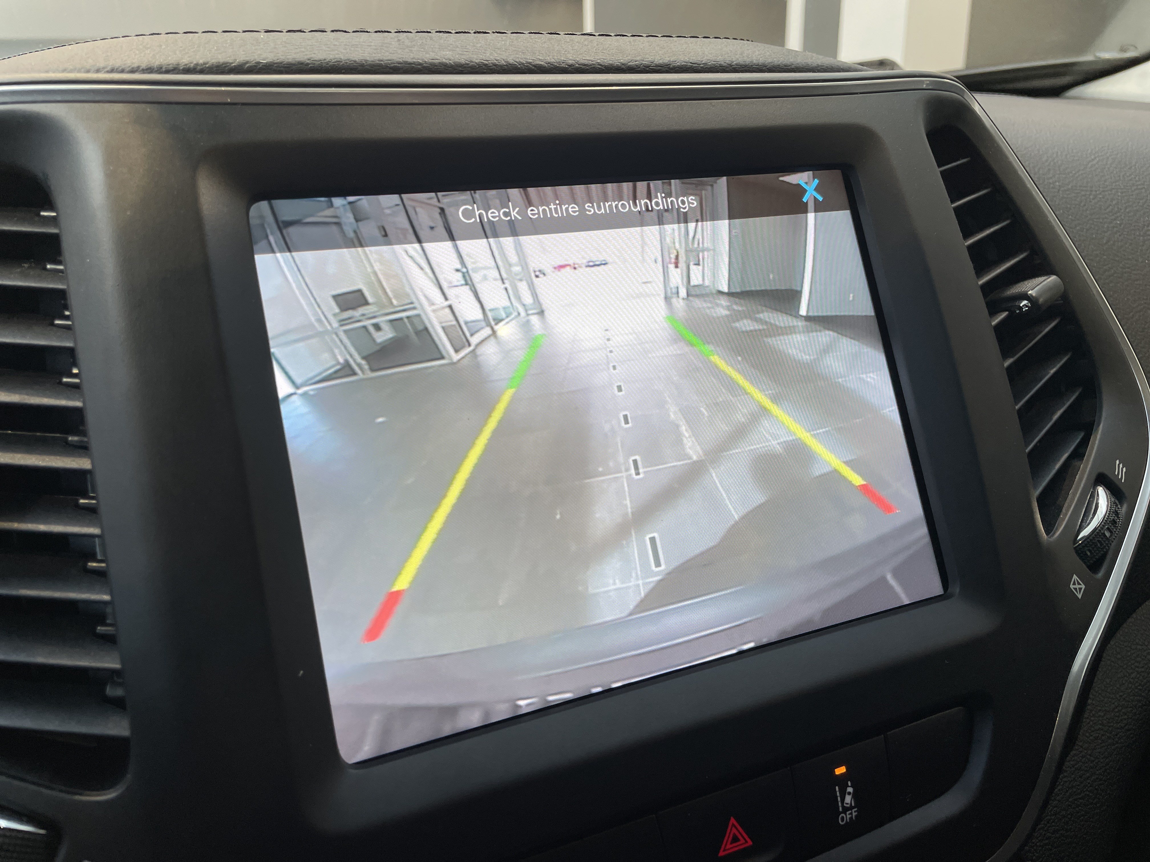 Used 2022 Jeep Cherokee Latitude Lux w/ Sun & Sound Group FWD image 29